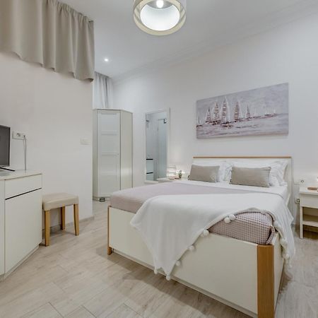 Victoria Luxury Rooms - Split Downtown Buitenkant foto