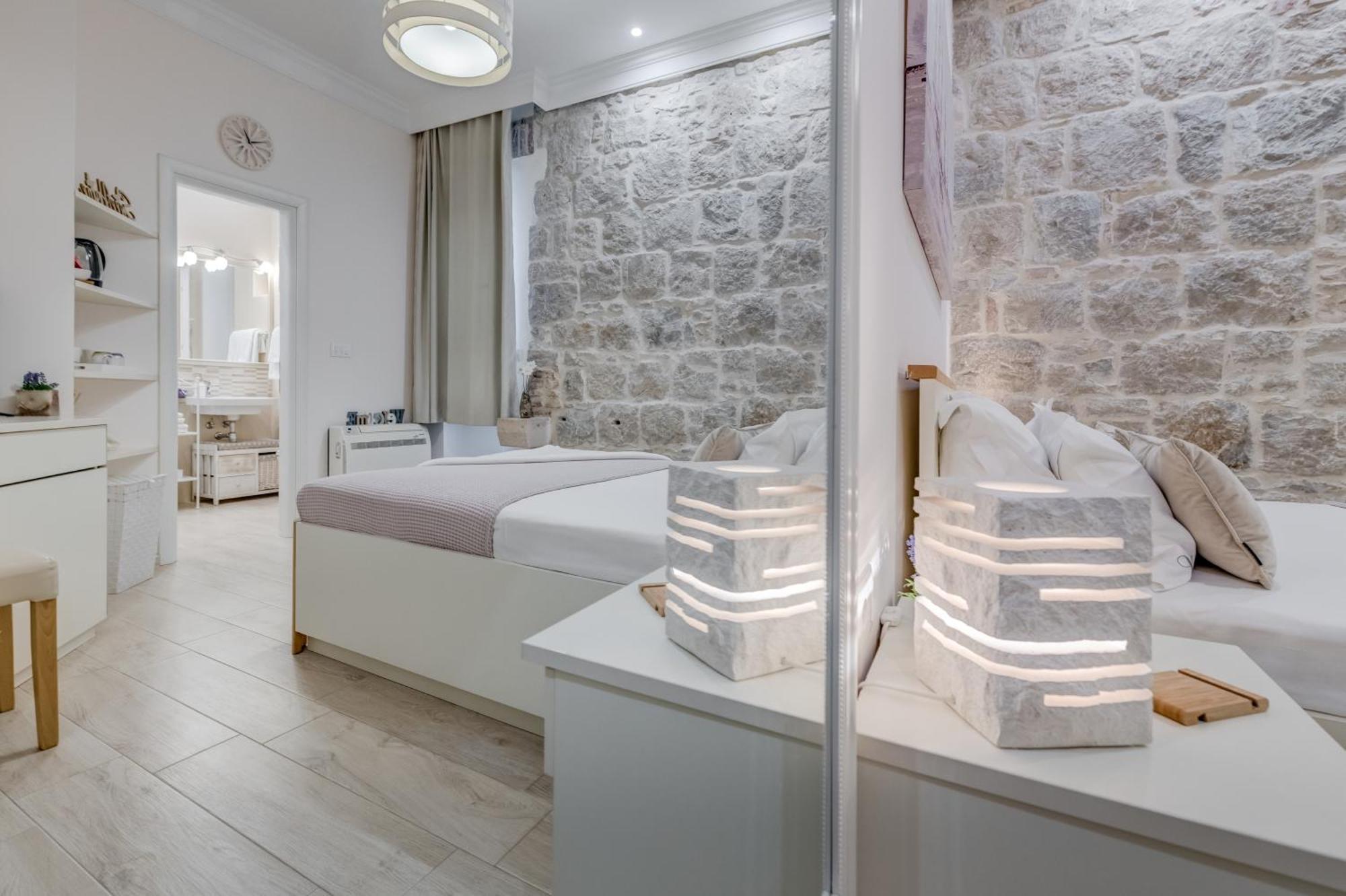 Victoria Luxury Rooms - Split Downtown Buitenkant foto
