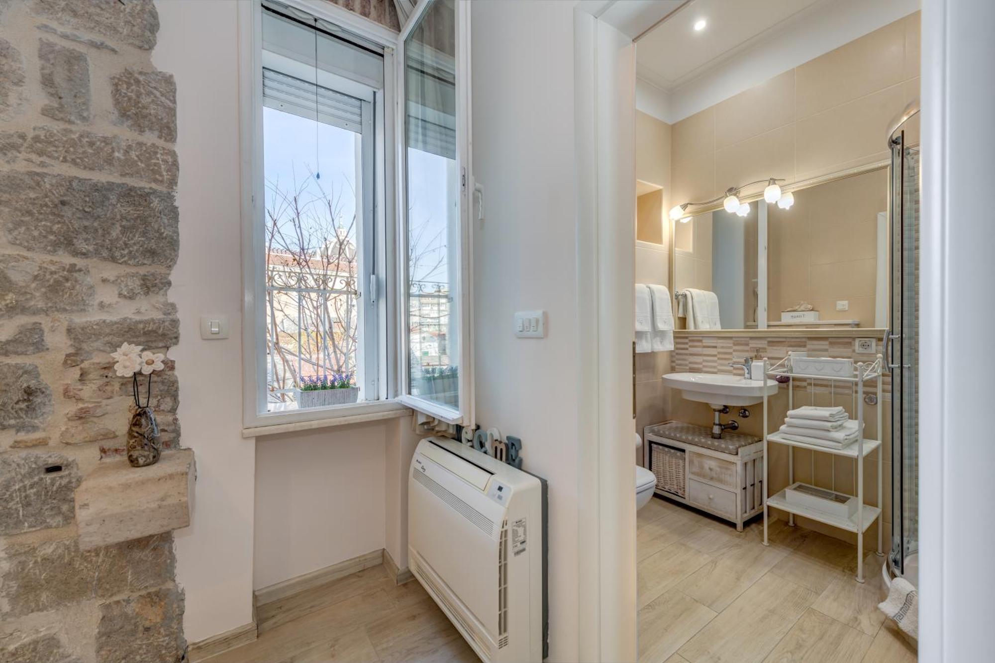 Victoria Luxury Rooms - Split Downtown Buitenkant foto