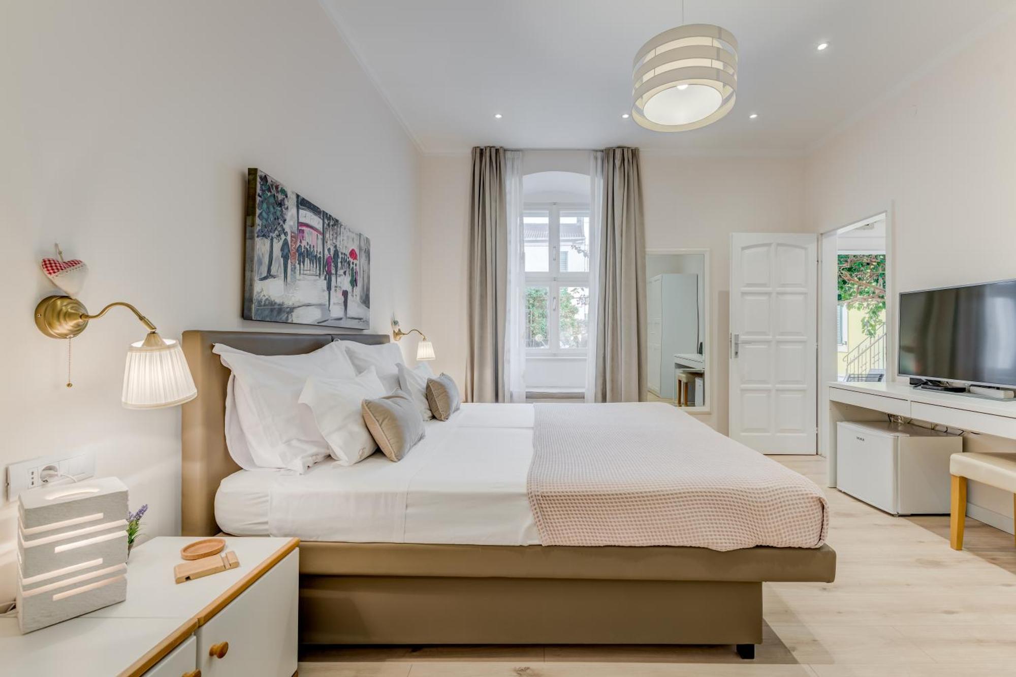 Victoria Luxury Rooms - Split Downtown Buitenkant foto